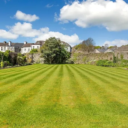 Historic Nile House , Galway City, Sleeps Up To 6 Guests Apartament *
