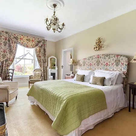 Apartament Historic Nile House , Galway City, Sleeps Up To 6 Guests