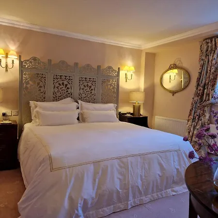 Apartament Historic Nile House , Galway City, Sleeps Up To 6 Guests *