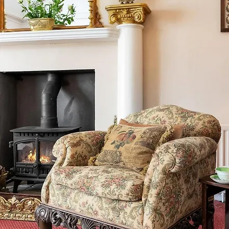 Historic Nile House , Galway City, Sleeps Up To 6 Guests Feevaghmore