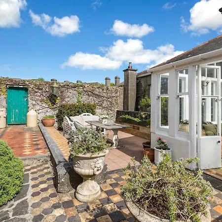 Apartament Historic Nile House , Galway City, Sleeps Up To 6 Guests Feevaghmore