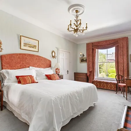 Apartament Historic Nile House , Galway City, Sleeps Up To 6 Guests