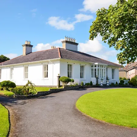 Historic Nile House , Galway City, Sleeps Up To 6 Guests
